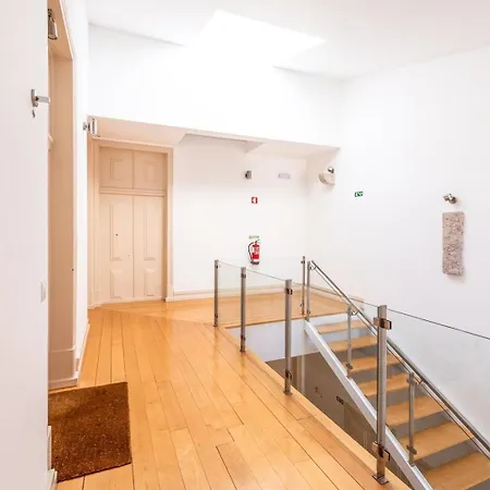 Апартаменты Guestready - Newly Renovated 3br - Chiado Лиссабон