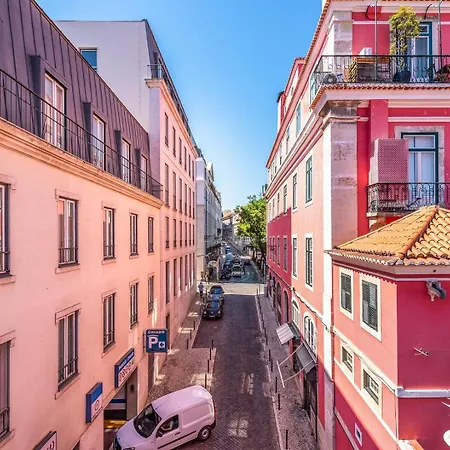 Апартаменты Guestready - Newly Renovated 3br - Chiado *